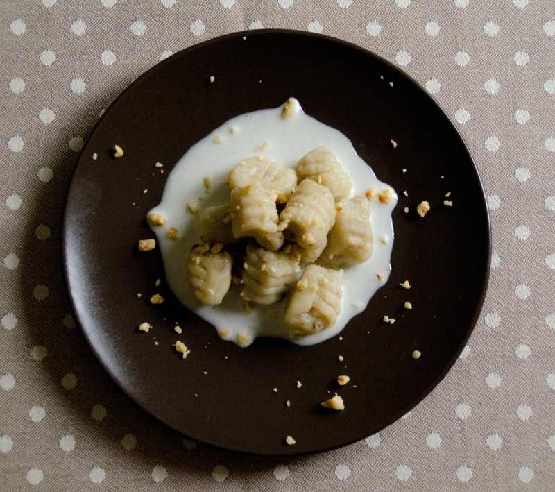 Gnocchi ai funghi Porcini con fonduta di Taleggio DOP e Nocciole Piemonte IGP